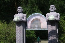 Ehtoolehdon sankareiden lavasteita